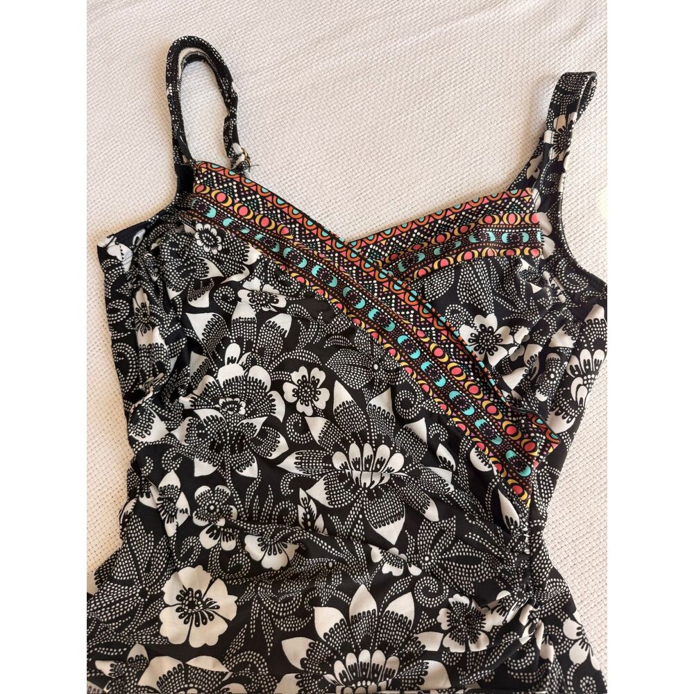 Black and White Floral One-Piece Swimsuit - Picture 8 of 9